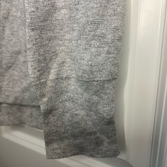 Banana Republic Light Gray Turtleneck Sweater - Picture 7 of 8